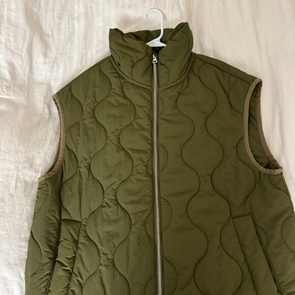 Revolve Jakke Gwen Quilted Vest - Picture 6 of 6